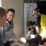 Biker im Ziel