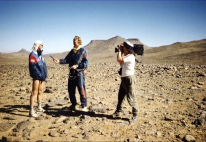 Stefan Schlett Du Hoggar Du Hoggar > TV Interview für das britische Fernsehen beim "Super Marathon du Hoggar" im Süden Algeriens