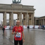 Lothar Kessel vor dem Brandenburger Tor