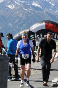 Birgit Roos auf im Ziel