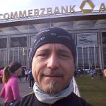 Ralph Langholz in Frankfurt beim Lufthansa-Halbmarathon vor dem Waldstadion
