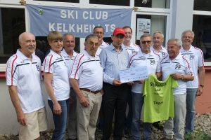 Spendenübergabe beim SkiClub Kelkheim - Organisationsteam und ARQUE-Vize Michael Lederer