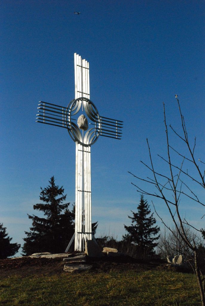 Das Gipfelkreuz in der Sonne